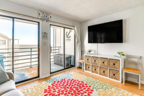 Cozy Beachfront Condo with WiFi, Views and Pool Access